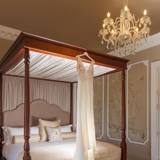County arms bridal suite by julia dunin photography cms-county-arms-hotel